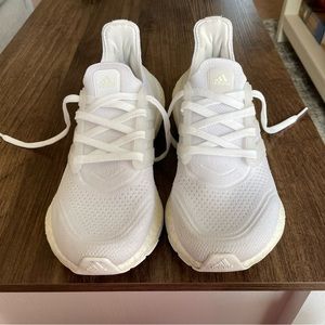 WOMEN’S ADIDAS ULTRABOOST 21